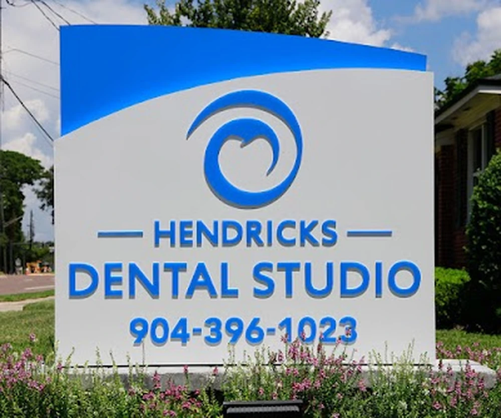 Hendricks Dental Studio roadside sign